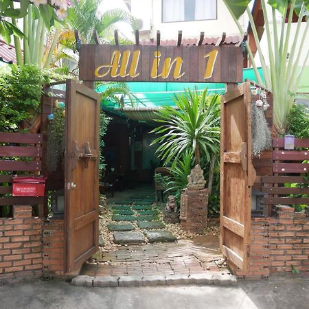 All In 1 Guesthouse Čiang Mai Exteriér fotografie